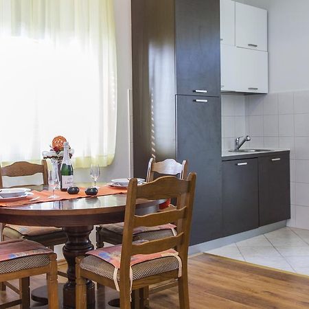 Apartment Amber Koromačno Kamer foto